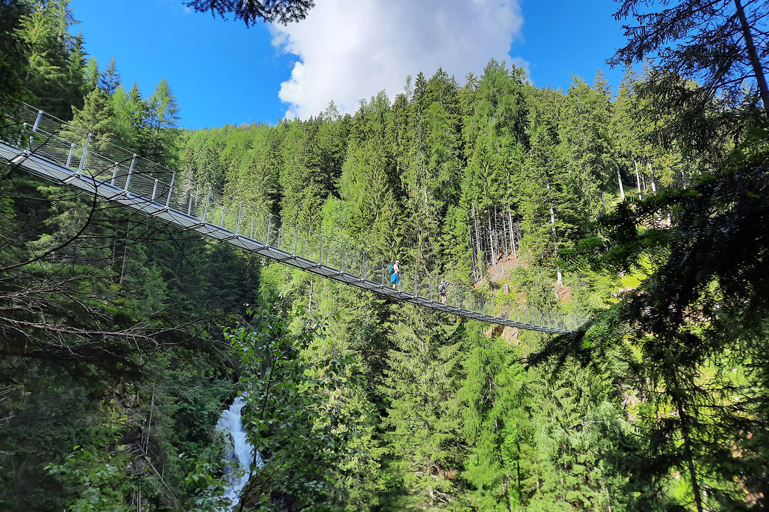 Val di Rabbi, Ponte sospeso