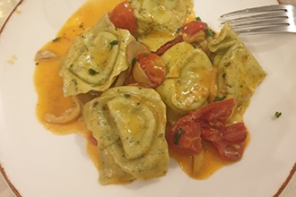 Cosa mangiare a Laterza, tortelli ripieni di burrata