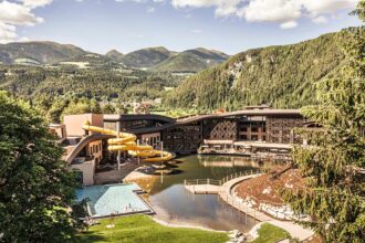 Falkensteiner Family Hotel Lido in Val Pusteria, vista panoramica, estate