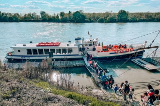 Navigazione del Po con biciclette a bordo