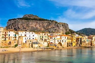 Al mare in Sicilia con i bambini: spiaggia di Cefalù