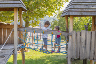 Family Hotel Miravalle per bambini vicino Comano, parco giochi