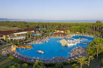 Villaggio Falkensteiner Calabria: vista delle piscine