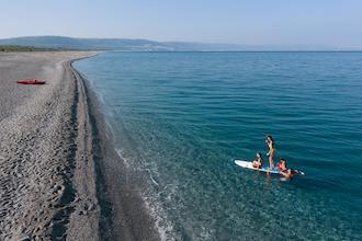 Villaggio Falkensteiner Calabria: canoa sul mare in famiglia