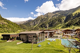 Alto Adige, Schneeberg Family Resort, spa per adulti, vista esterna