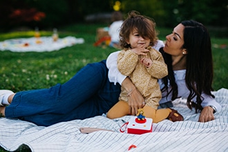 Il Raccontastorie FABA per bimbi, anche all'aperto in un pic-nic