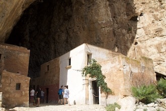 Ponte d'autunno in Sicilia: la Grotta Mangiapane