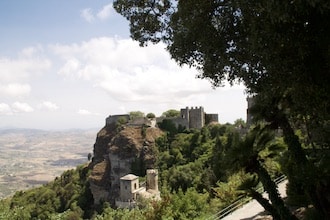 Ponte d'autunno in Sicilia: la torretta Pepoli a Erice