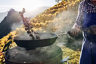 Festa del Torggelen in Alto Adige, castagne