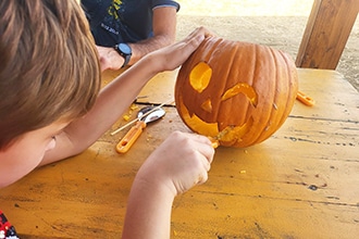 Fattoria della Zucca Sacrofano, laboratorio di intaglio