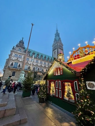 Amburgo, mercatino di Natale Roncalli in Piazza del Municipio