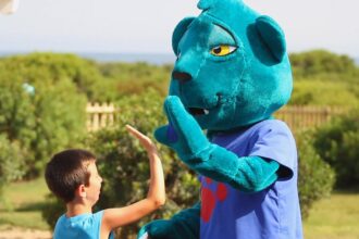 Veraclub Myrina Beach villaggio a Rodi in Grecia, animazione mascotte