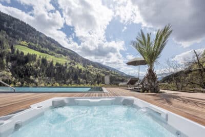 Hotel Quellenhof Luxury Resort per bambini, vasca idromassaggio esterna