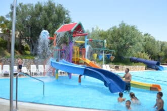 Villaggio e Resort Blue Marine a Marina di Camerota in Cilento, scivolo in piscina