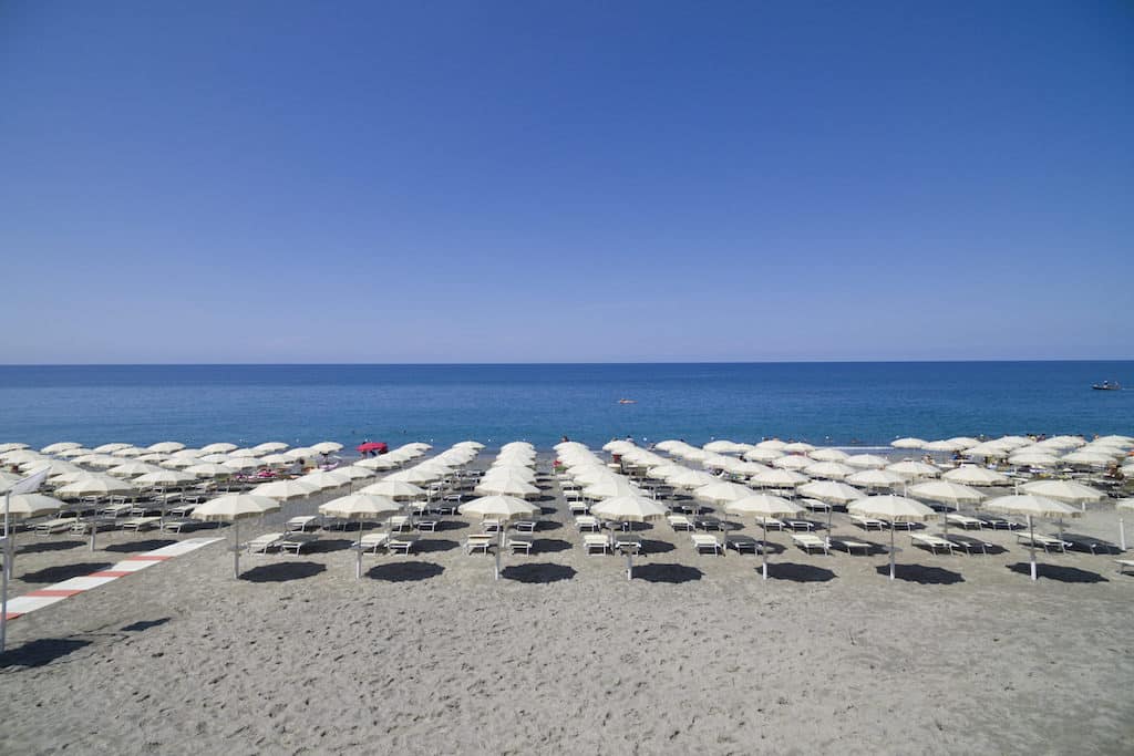 Blue Marine Villaggio Resort a Marina di Camerota per famiglie, spiaggia attrezzata