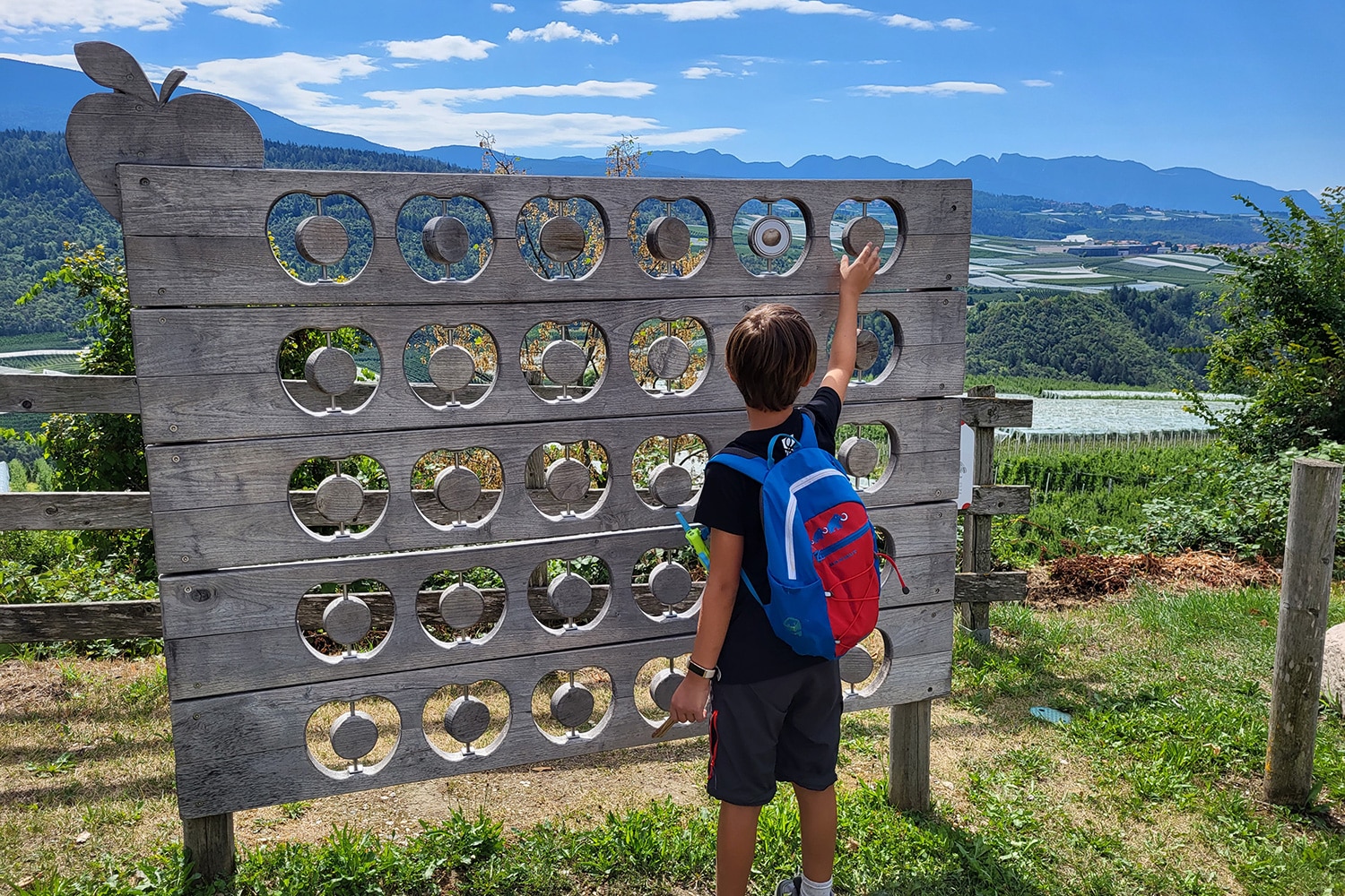 Sentiero Al Meleto in Val di Non, stazioni di gioco