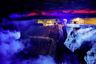 museo delle miniere di Salgemma a Salzburg, Austria. Cattedrale di Sale con scivolo di minatori