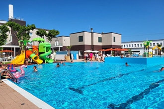 Color Perla Village a Igea Marina, piscine