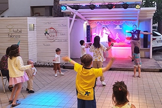 Hotel Fabrizio di Rimini, baby dance