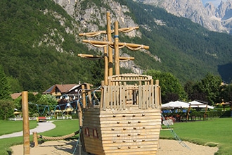 Galeone sul Lago di Molveno