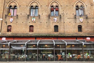 Ferrara_piazza_crediti_Grotto