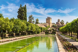 Cordova con bambini, scorcio Alcazar