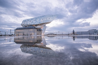 Anversa_HAVENHUIS-reflectie-_-Lebak-Photography-_-Zaha-Hadid-Architects