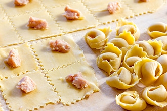 Farcitura del tortellino