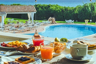 Veraclub Made in Italy, colazione in piscina