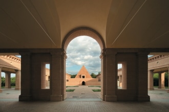 Portici Labirinto della Masone