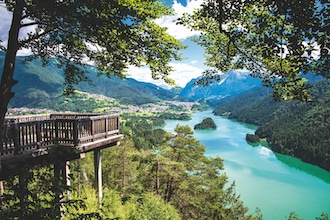 ViadelleDolomiti_Terrazza-panoramica-e-Lago-del-Centro-Cadore