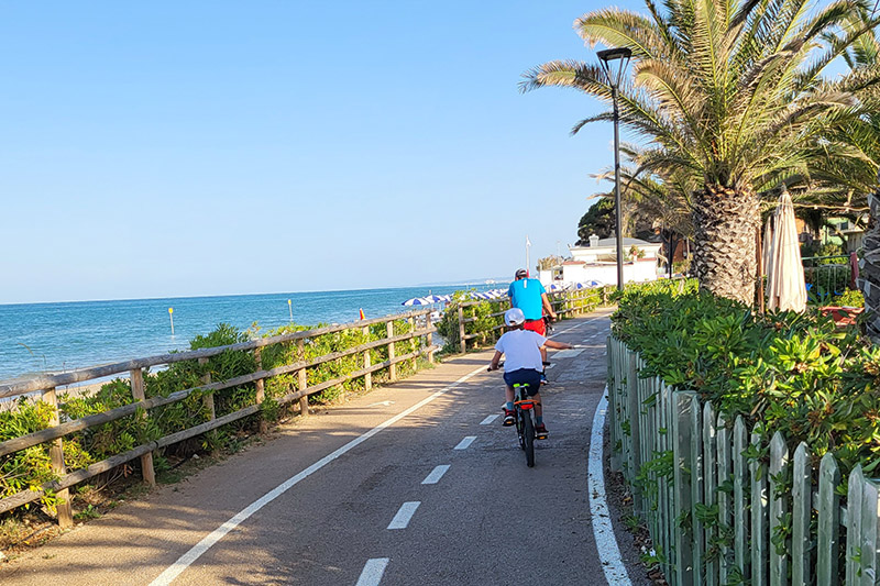 Pineto, la pista ciclabile lontana dal traffico perfetta per le famiglie