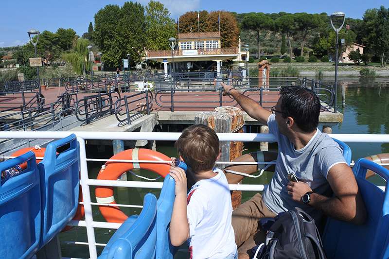 Lago Trasimeno con i bambini, Isola Polvese arrivo in traghetto