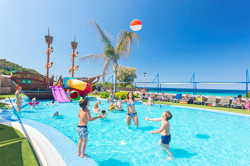 Family Hotel con acquapark spaziali per bambini, sul mare, Royal Son Bou, Minorca
