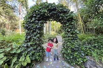 GardoneRiviera_GiardinoHeller_arco_bambine_phGrottoM