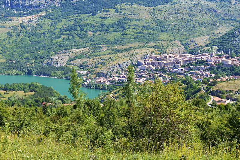 Sentiero sorgenti Jannanghera nel Parco d'Abruzzo