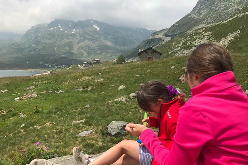 Bambine al Passo dello Spluga