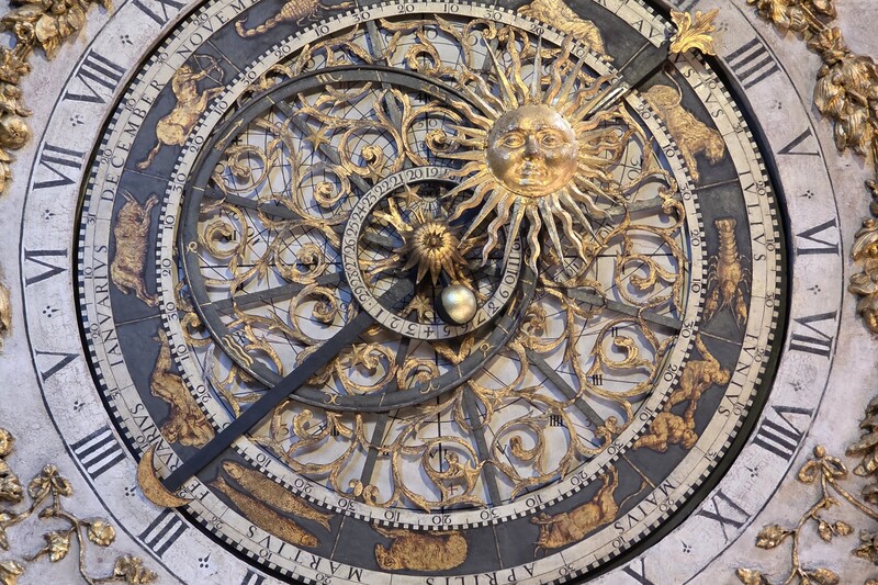 Lione: orologio astronomico