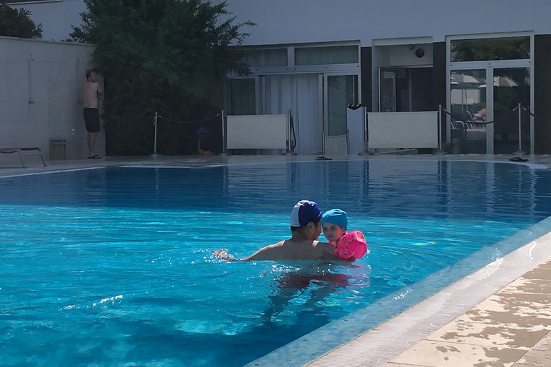 Papà e bimba alle terme