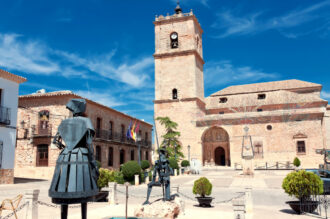 El Toboso (C. Real, Castilla - La Mancha) Don Quixote y Dulcinea del Toboso_Spanish Tourist Board-Tourspain