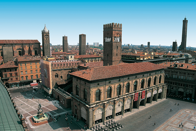 Piazza Maggiore e Piazza Nettuno, Bologna © Bologna Welcome