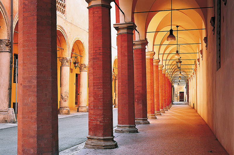 Gli iconici portici di Bologna © Bologna Welcome