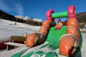 friuli venezia giulia inverno attivita famiglie Fantasy Park scivolata sui gonfiabili Forni di Sopra