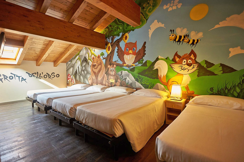 Harmony Suite Hotel a Selvino, camera grotta dell'orso
