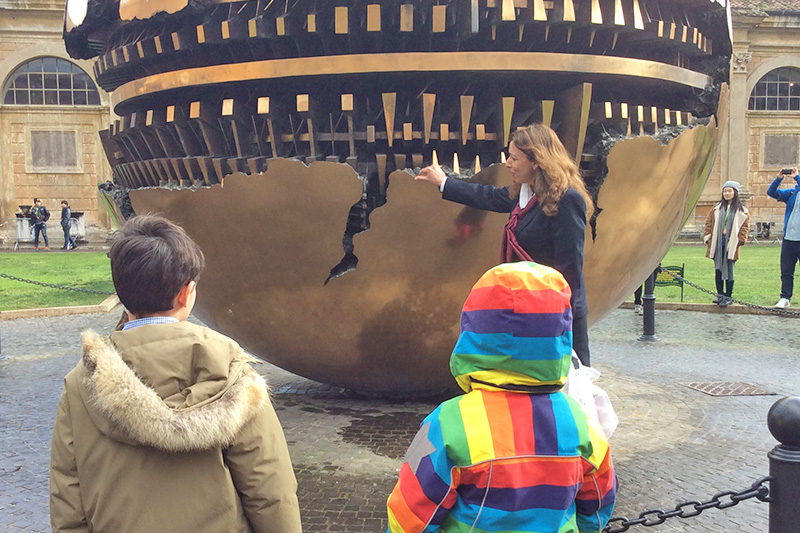 Musei Vaticani con bambini, cortile