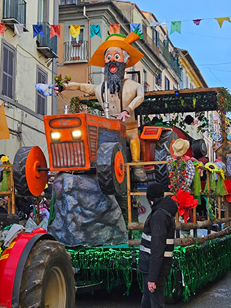 Carnevale di Ronciglione, carri