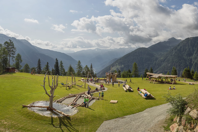 Parchi_Pejo-Kinderland-Panorama_Ph-Pejo-Funivie-Loewenzahm