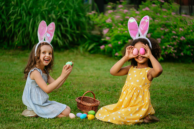 Caccia alle uova di Pasqua con bambini in Piemonte