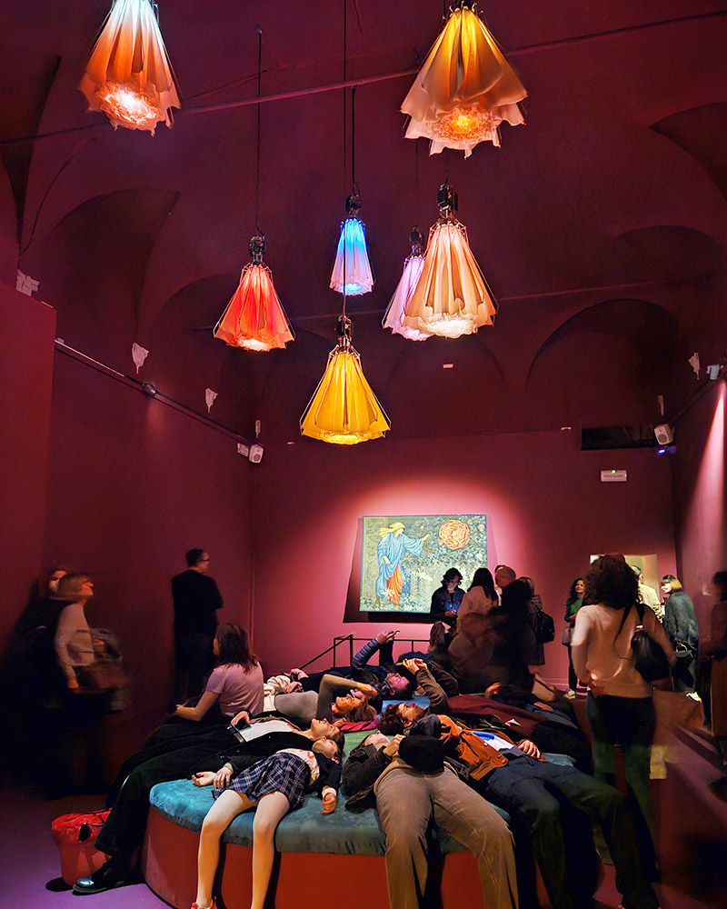 Mostra Flowers al Chiostro del Bramante