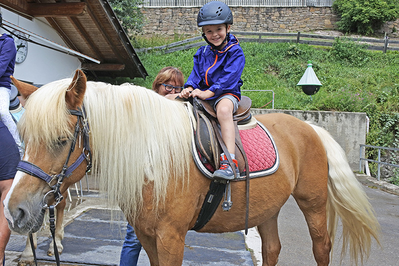 Maneggio Sulfner ad Avelengo, passeggiate per bambini